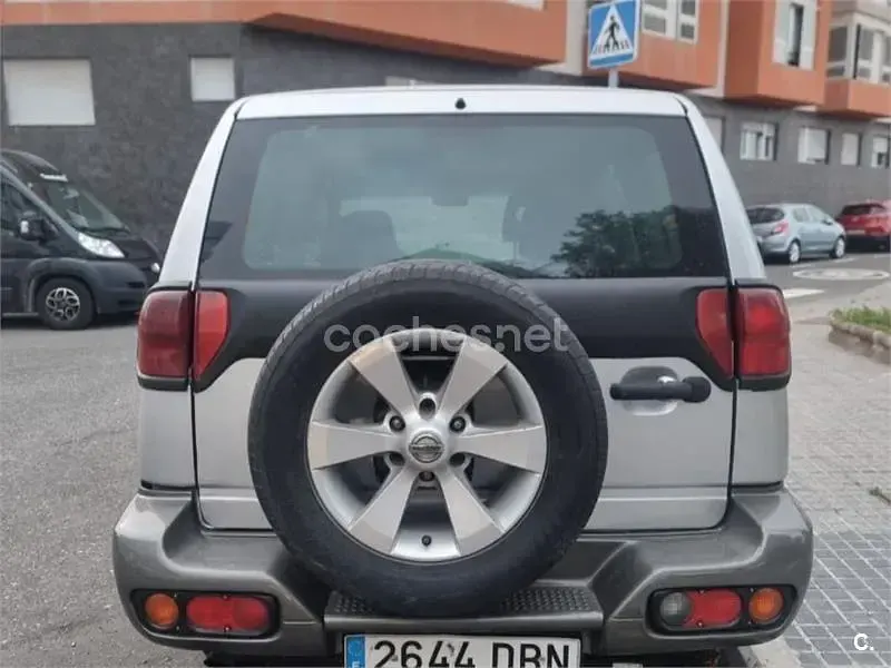 Usado Nissan Terrano Comfort 125 CV (91 kW) 2002 Gris / plata SUV
