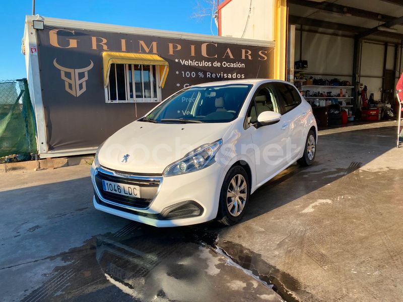 Blanco Usado 2019 Peugeot 208 Active Utilitario | 7499 € (Precio justo) - Imagen 1/4