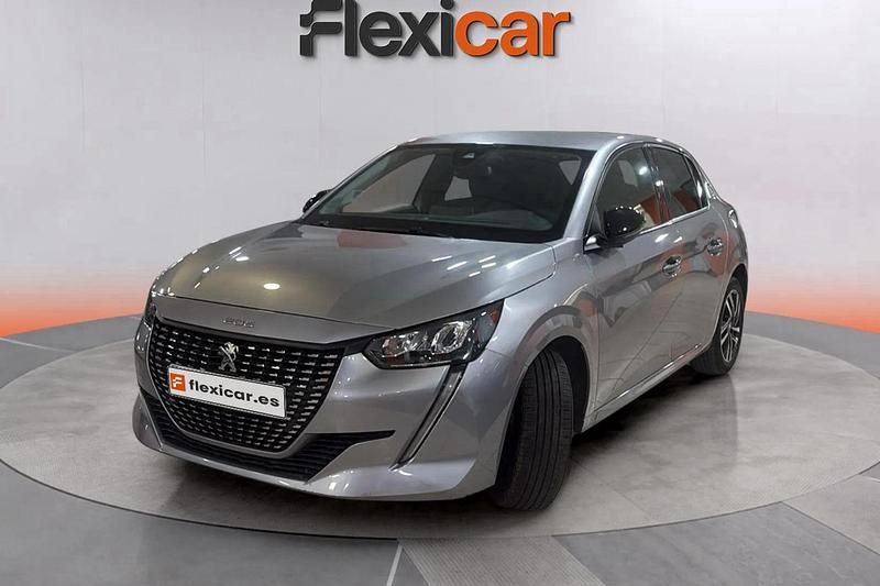 Usado Peugeot 208 Allure 101 CV (74 kW) 2023 Gris Utilitario