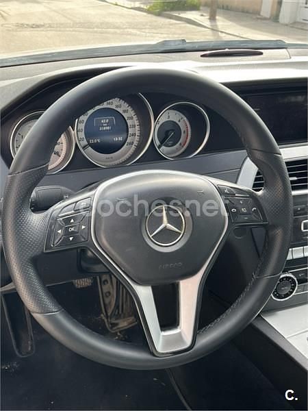 Usado Mercedes C200 136 CV (100 kW) 2013 Gris / plata Berlina