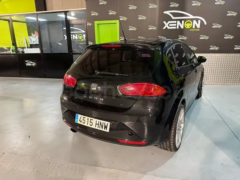 Occasion Seat Leon Reference 105 PK (77 kW) 2013 Zwart Sedan