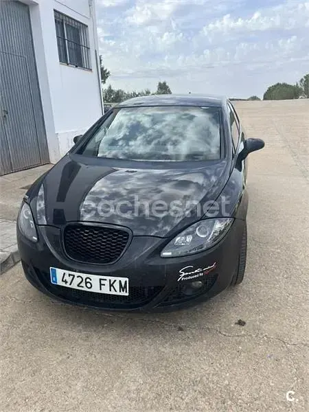 Usado Seat Leon Reference 105 CV (77 kW) 2007 Negro Utilitario