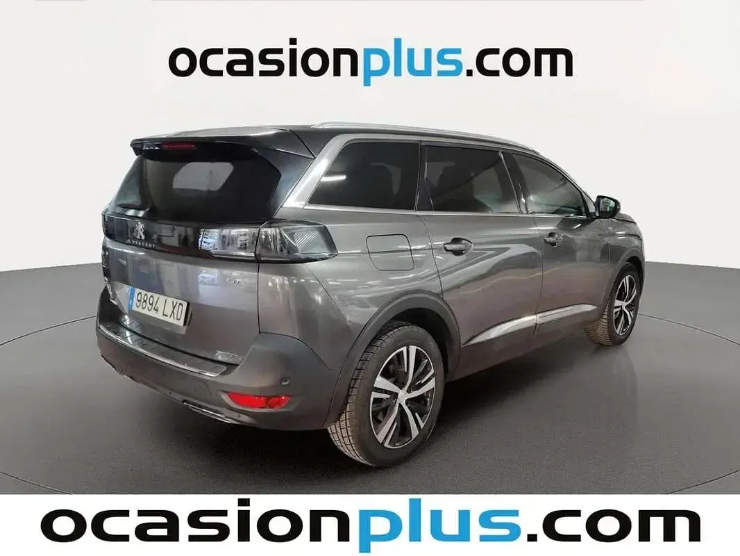 Usado Peugeot 5008 GT 131 CV (96 kW) 2022 Gris SUV