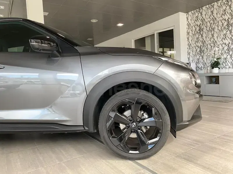 Usado Nissan Juke Tekna 114 CV (83 kW) 2025 Gris / plata SUV