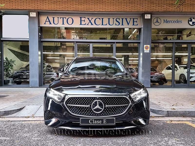 Usado Mercedes E300 313 CV (230 kW) 2024 Negro Familiar