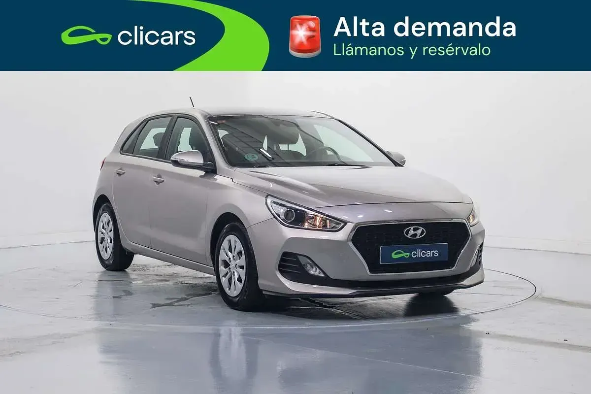 Usado Hyundai i30 GO! 120 CV (88 kW) 2019 Gris Utilitario