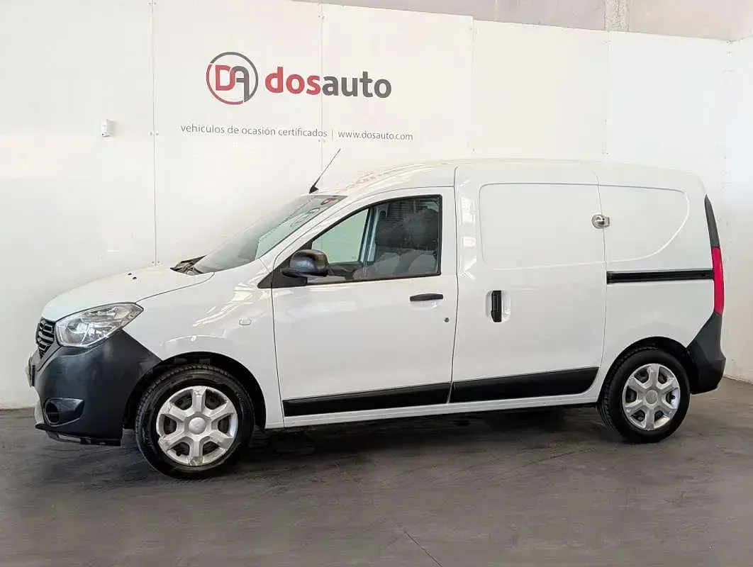 Usado Dacia Dokker Essentiel 109 CV (80 kW) 2021 Blanco Monovolumen