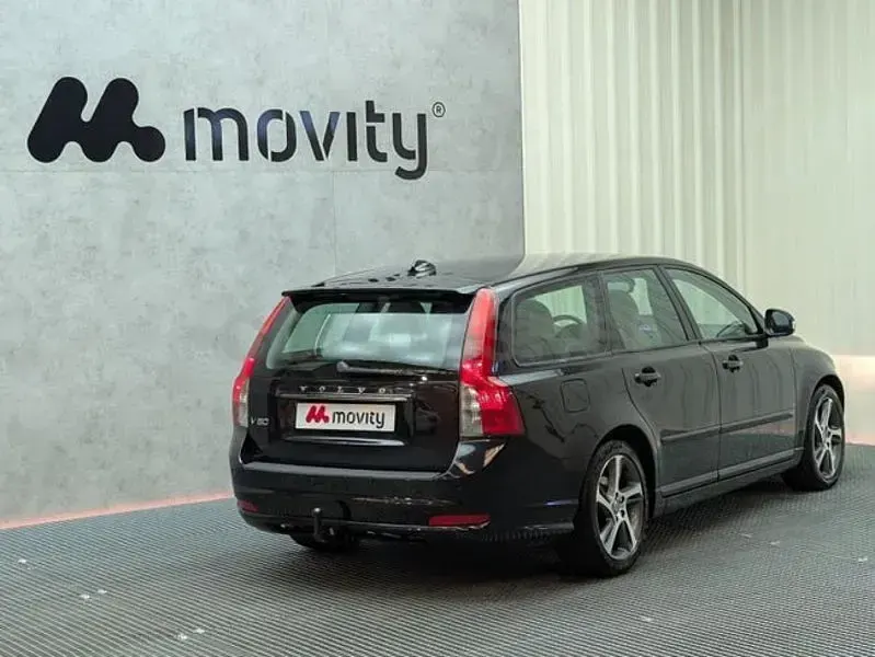 Usado Volvo V50 Summum 115 CV (84 kW) 2011 Negro Familiar