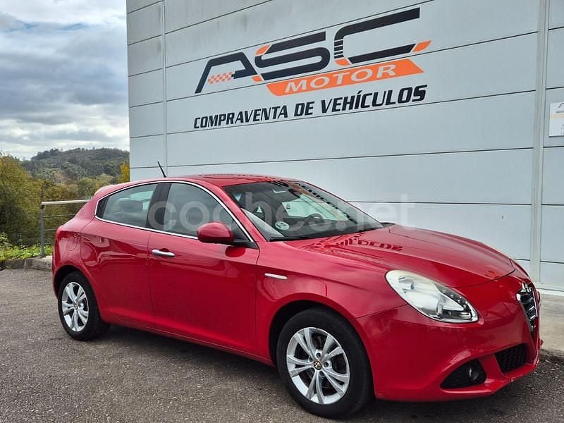 Rojo Usado 2012 Alfa Romeo Giulietta Distinctive Utilitario | 6999 € (Precio justo) - Imagen 1/4