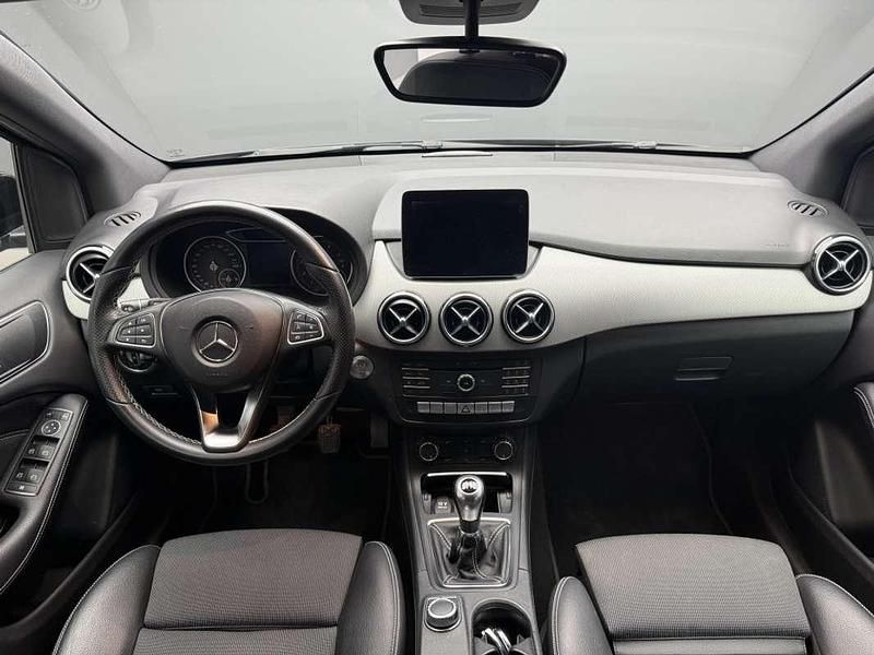 Usado Mercedes B200 156 CV (114 kW) 2017 Negro Monovolumen