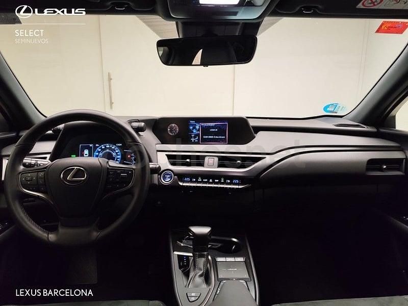 Usado Lexus UX 184 CV (135 kW) 2022 Gris / plata SUV