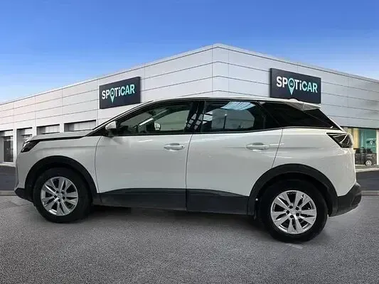 Usado Peugeot 3008 Active 130 CV (95 kW) 2021 Blanco SUV
