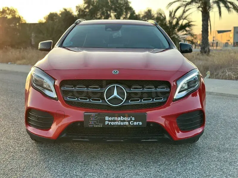 Usado Mercedes GLA180 136 CV (100 kW) 2020 Rojo SUV