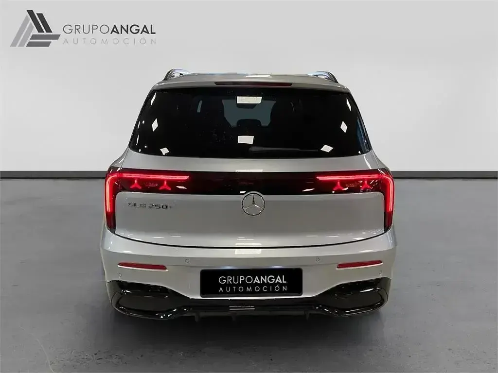 Usado Mercedes GLB250 200 kW (272 CV) 2026 Gris SUV