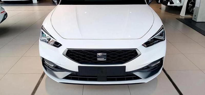 Nuevo Seat Leon FR 150 CV (110 kW) 2026 Blanco nevada Berlina