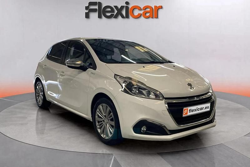 Blanco Usado 2017 Peugeot 208 Active Utilitario | 7990 € (Precio justo) - Imagen 1/4