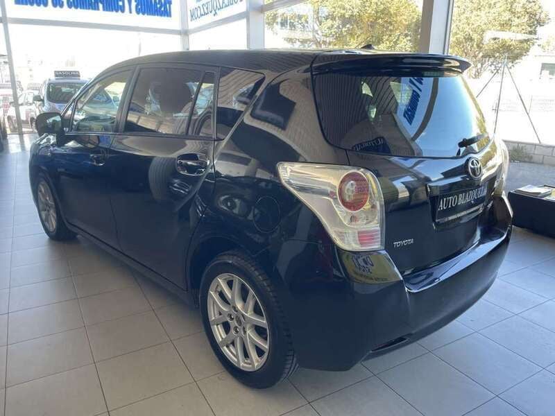 Usado Toyota Verso Multidrive S 147 CV (108 kW) 2010 Negro Monovolumen