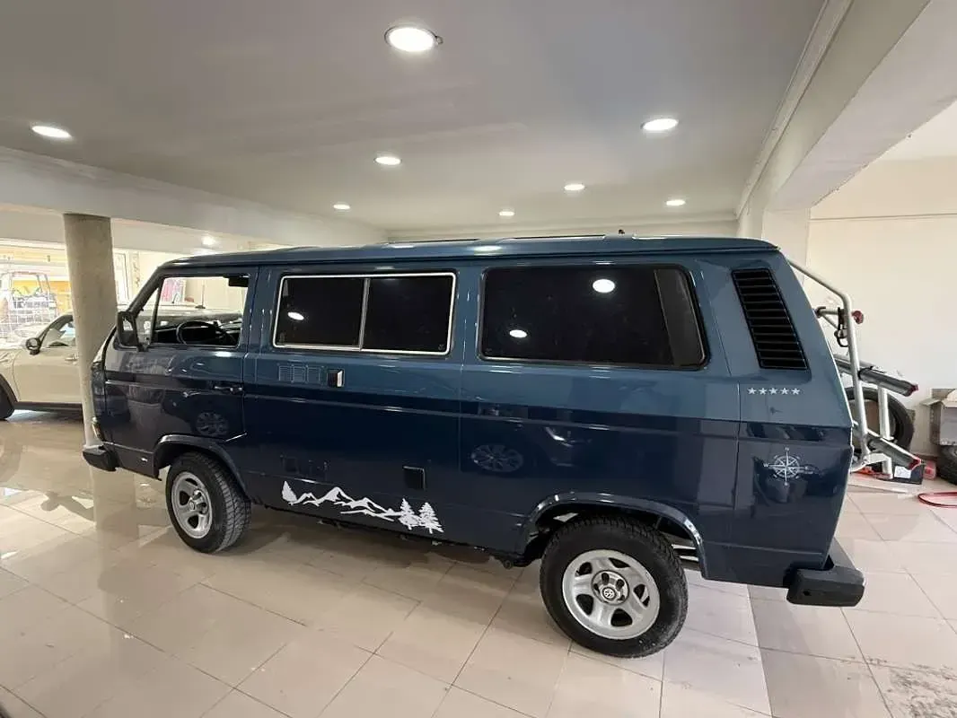 Usado VW Caravelle 110 CV (80 kW) 1989 Azul Monovolumen