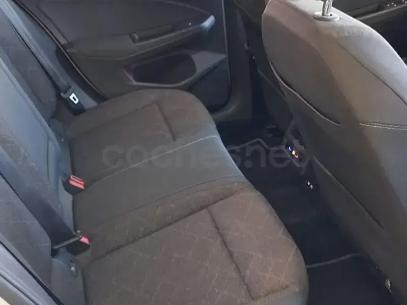 Usado VW Golf VIII 116 CV (85 kW) 2021 Blanco Berlina