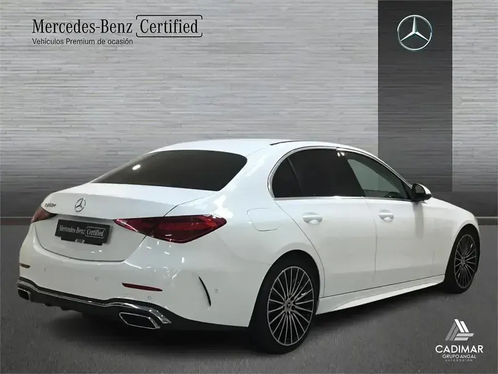 Usado Mercedes C200 AMG line 163 CV (119 kW) 2024 Blanco Berlina