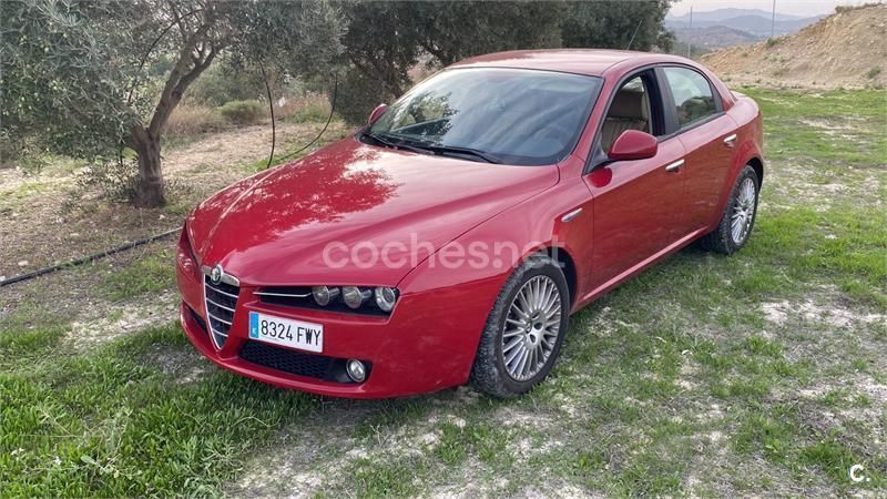 Rojo Usado 2007 Alfa Romeo 159 Distinctive Berlina | 4900 € (Precio justo) - Imagen 1/4