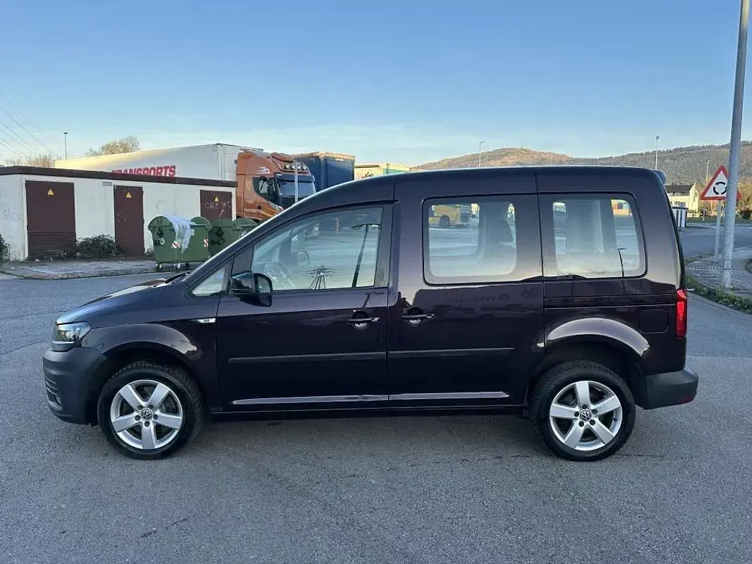 Usado VW Caddy 122 CV (89 kW) 2015 Burdeos Monovolumen