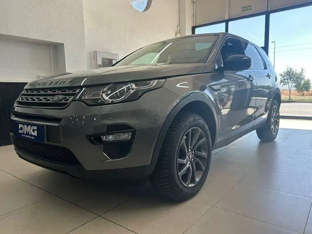 Usado Land Rover Discovery Sport HSE 150 CV (110 kW) 2015 Gris SUV