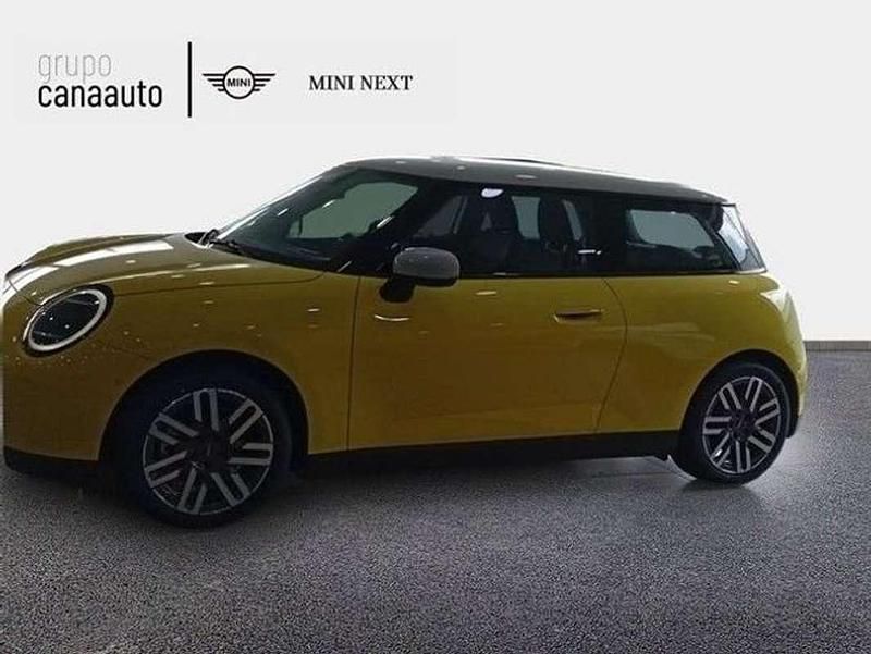 Nuevo Mini Cooper Essential 135 kW (184 CV) 2025 Amarillo Utilitario