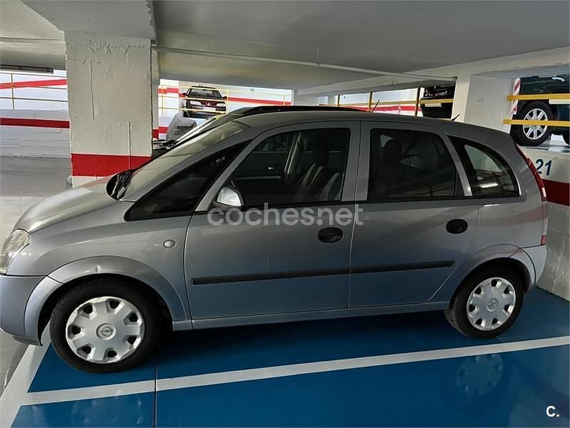 Usado Opel Meriva Cosmo 87 CV (63 kW) 2003 Gris / plata Monovolumen