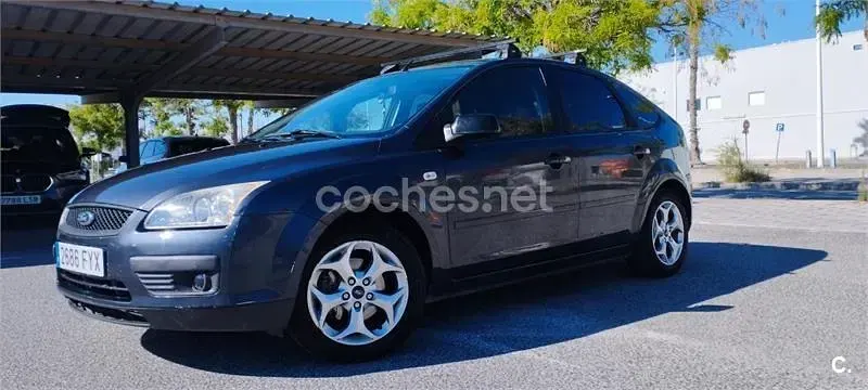 Usado Ford Focus Trend 100 CV (73 kW) 2007 Negro Berlina