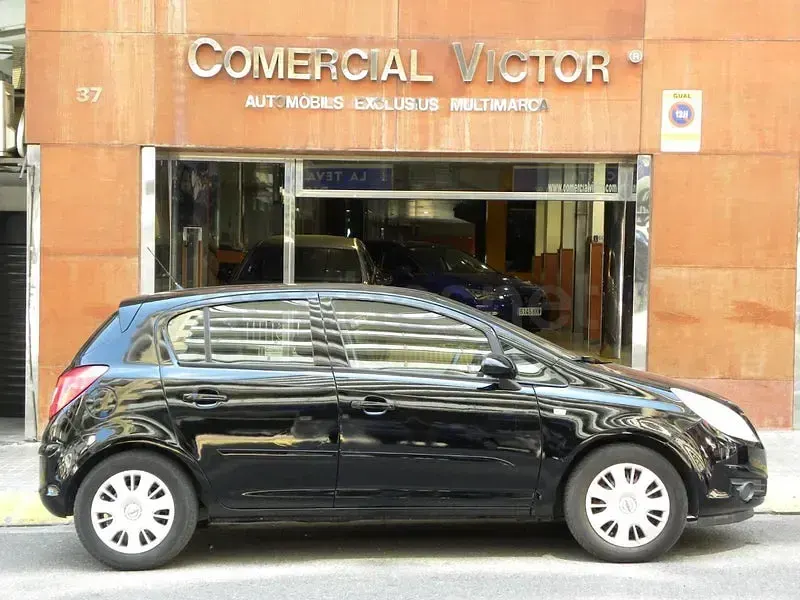 Usado Opel Corsa Cosmo 75 CV (55 kW) 2007 Negro Utilitario