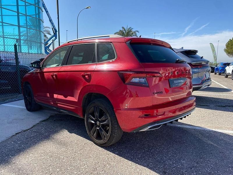 Usado Skoda Karoq SportLine 150 CV (110 kW) 2020 Rojo SUV