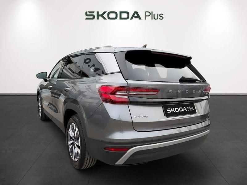 Usado Skoda Kodiaq 150 CV (110 kW) 2025 Gris / plata SUV