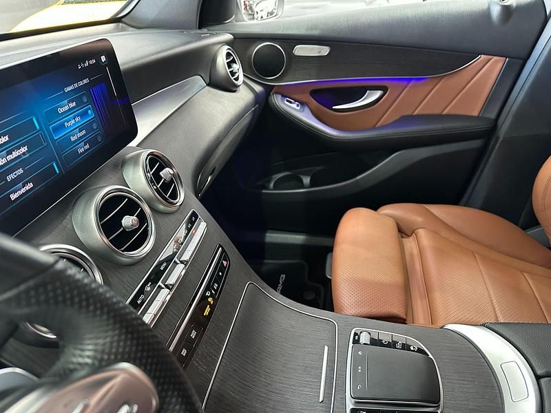 Usado Mercedes GLC220 194 CV (142 kW) 2019 Negro Coupe