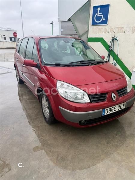 Usado Renault Grand Scénic II Dynamique 120 CV (88 kW) 2006 Rojo Monovolumen