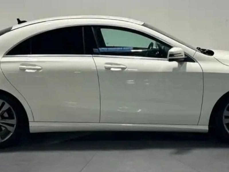 Usado Mercedes CLA200 Urban 136 CV (100 kW) 2015 Blanco Berlina