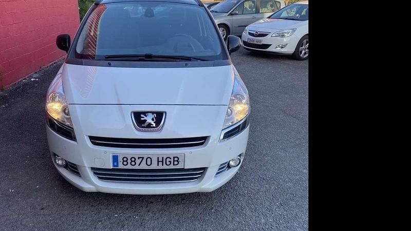 Blanco Usado 2011 Peugeot 5008 Allure Monovolumen | 7500 € (Precio justo) - Imagen 1/4