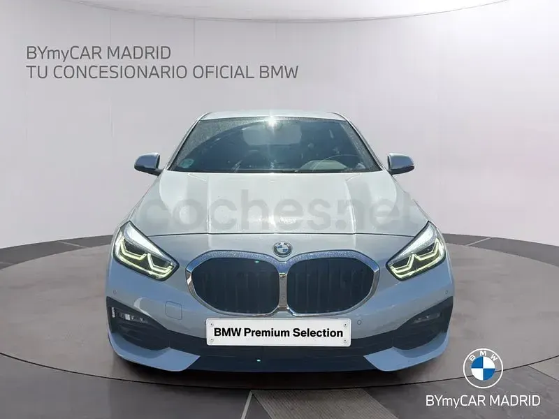 Usado BMW 118 Comfort Edition 140 CV (102 kW) 2022 Blanco Berlina