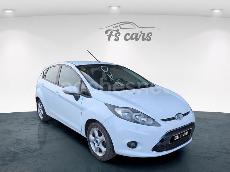 Usado Ford Fiesta Trend 68 CV (50 kW) 2009 Blanco Berlina