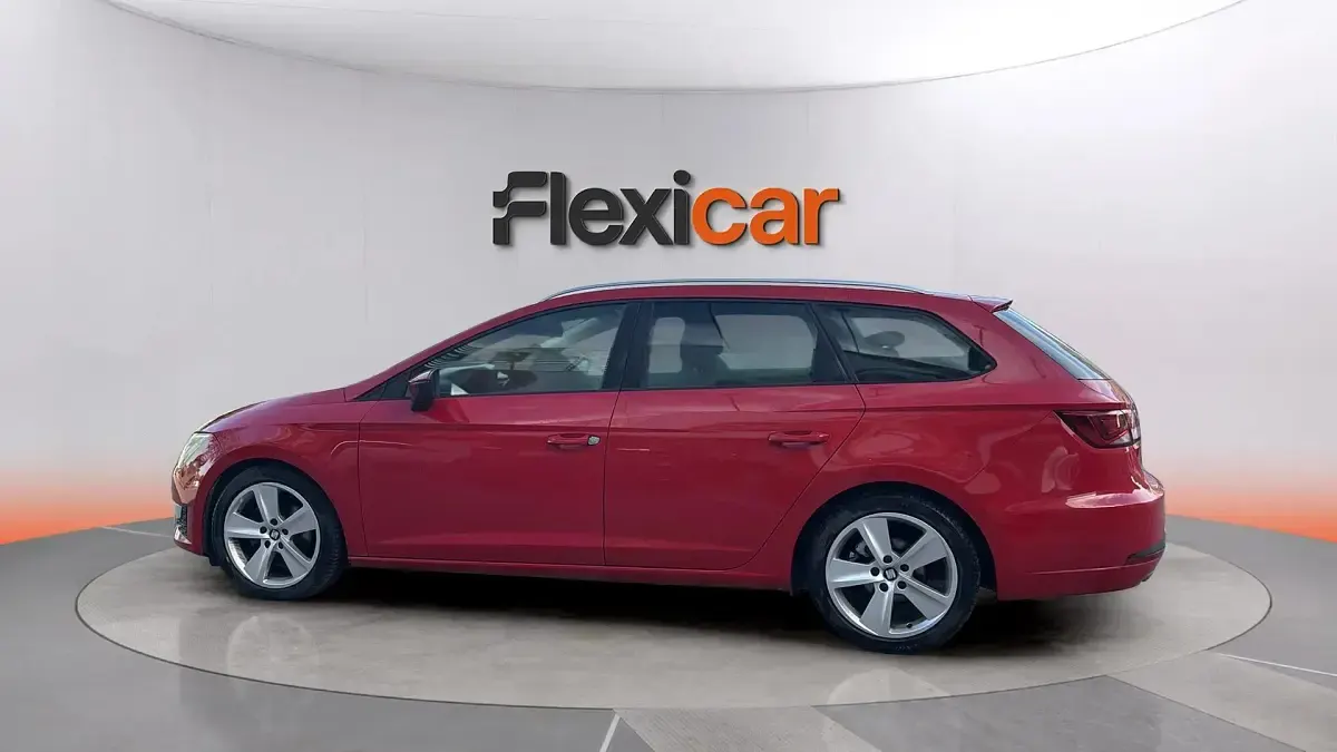 Usado Seat Leon ST FR 150 CV (110 kW) 2016 Rojo Familiar