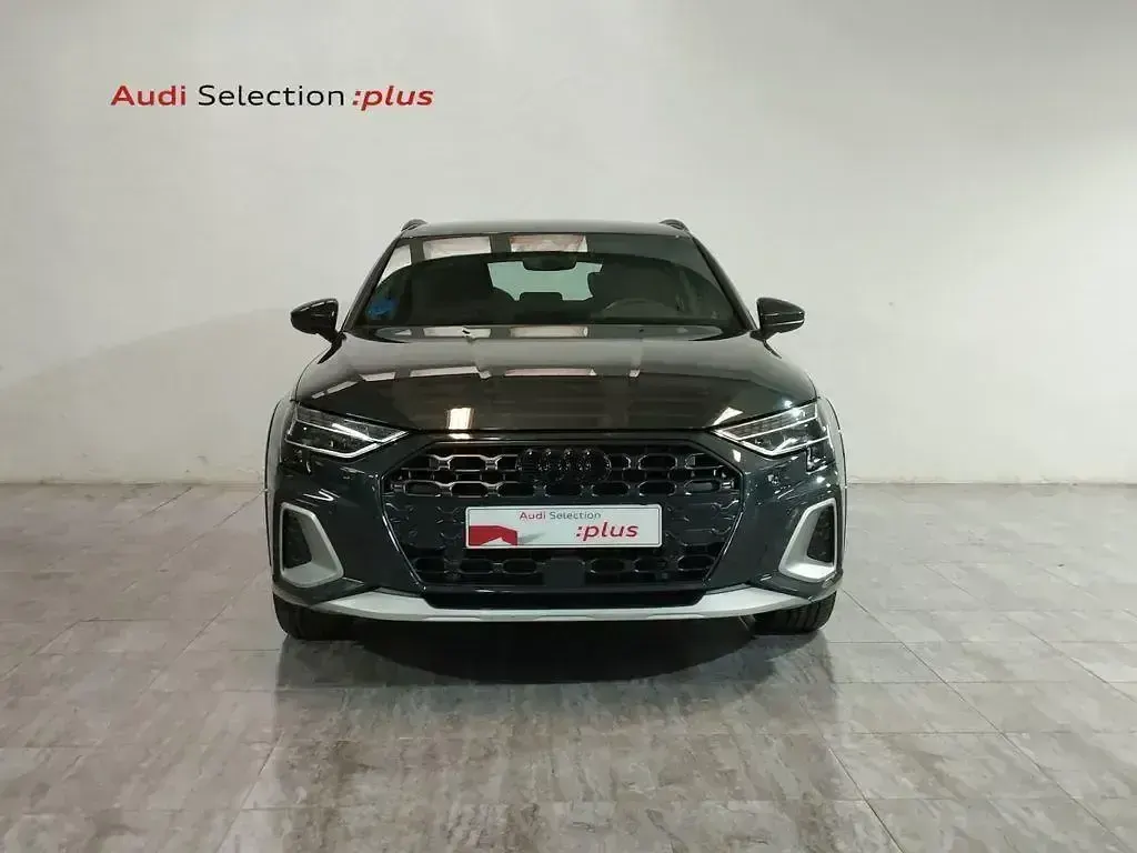 Usado Audi A3 Advanced Plus 204 CV (150 kW) 2025 Gris Pickup/Camioneta