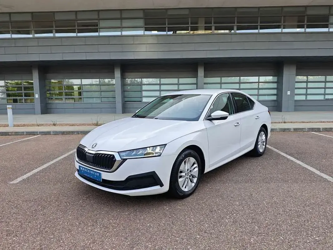 Usado Skoda Octavia Ambition 150 CV (110 kW) 2023 Blanco Utilitario
