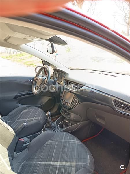 Usado Opel Corsa Color Edition 95 CV (69 kW) 2016 Rojo Berlina