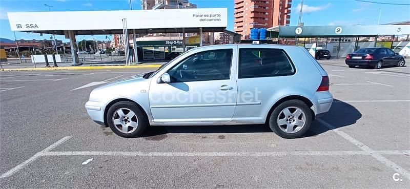 Usado VW Golf III 110 CV (80 kW) 1999 Gris / plata Berlina