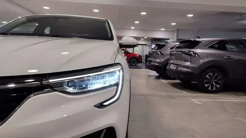 Usado Renault Arkana Equilibre 140 CV (102 kW) 2023 Blanco SUV