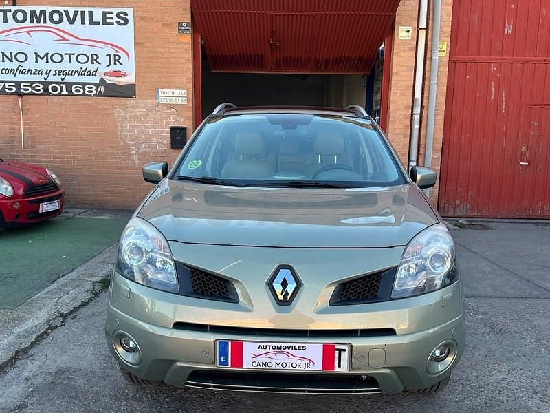 Usado Renault Koleos Privilege 175 CV (128 kW) 2008 Beige SUV