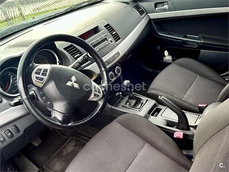 Usado Mitsubishi Lancer Sportback Invite 140 CV (102 kW) 2008 Gris / plata Berlina