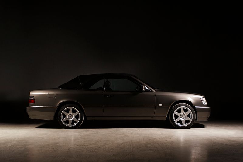 Usado Mercedes E300 220 CV (161 kW) 1992 Marron Descapotable