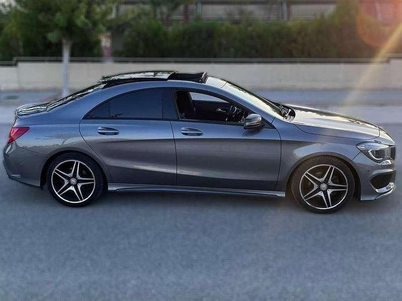 Usado Mercedes CLA200 136 CV (100 kW) 2016 Gris Coupe