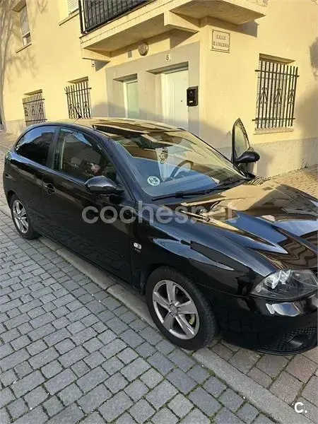 Usado Seat Ibiza Sport 100 CV (73 kW) 2007 Negro Utilitario
